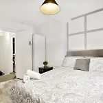 Perfectly Located, Cozy Double Room In City Of London